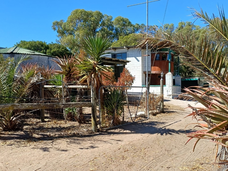 16 Bedroom Property for Sale in Trekoskraal Western Cape